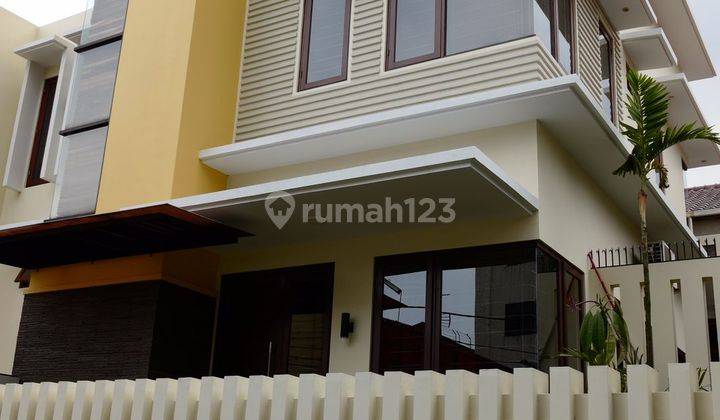 Jual Cepat Rumah Mewah Modern Siap Huni Dalam Komplek Strategis 1