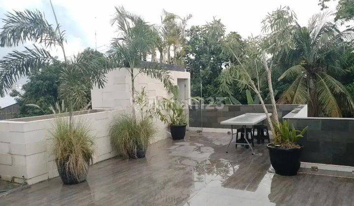 Dijual Rumah Dengan Kolam Renang Dalam Komplek Di Rawamangun 2