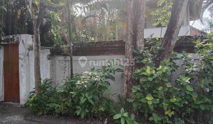 Hot List for Sale of Building Bonus Land in Seminyak Kita Badung Location 1