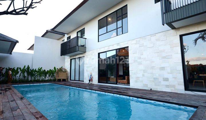 TOP URGENT FOR SALE LUXURY VILLA LOCATION BUMBAK UMALAS KEROBOKAN KUTA UTARA BADUNG
 1