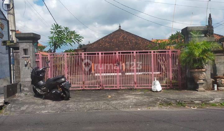 TOP URGENT DI JUAL RUMAH PINGGIR JALAN LOKASI KERTANEGARA UBUNG KAJA DENPASAR UTARA
 2