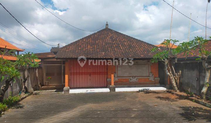 TOP URGENT DI JUAL RUMAH PINGGIR JALAN LOKASI KERTANEGARA UBUNG KAJA DENPASAR UTARA
 1