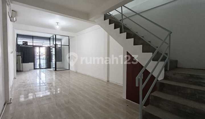 23DAN SHOPHOUSE RENTAL INCOME GENERATOR NEAR UMM II, UM 2