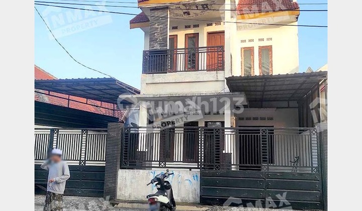 R15aqu For Rent 2-Story House in the Center of Malang City, Near Commercial Area 1