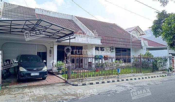 Rumah Luas 4 Kamar di Simpang Dieng Malang, Sangat Terawat 1