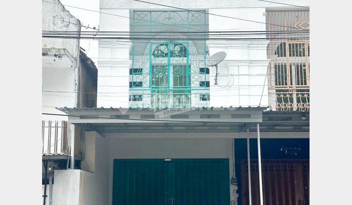 S44lin Ruko with High Traffic in Oro-Oro Dowo Malang, Suitable for Office Business