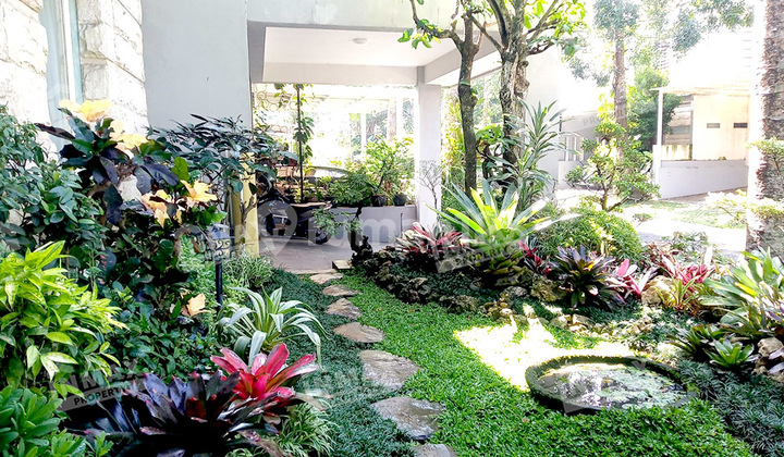 S23yen 2-Story House with Swimming Pool & Home Theater at Riverside Malang 2