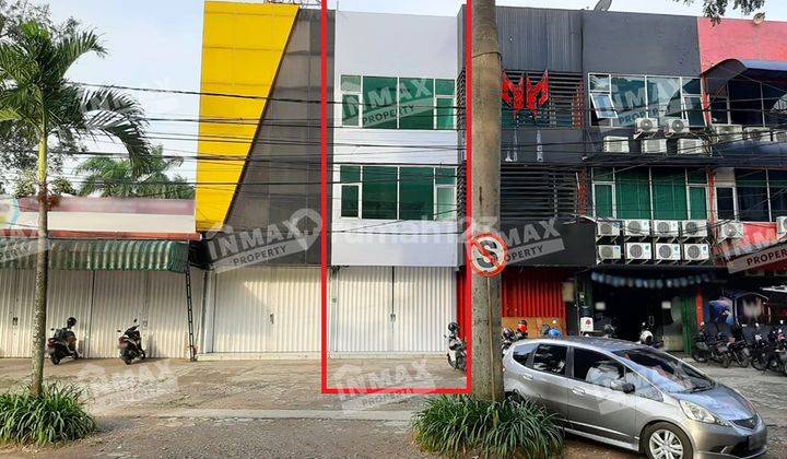 C09LIV Disewakan Ruko 3 Lantai Raya Dieng, Dekat UNMER Parkir Luas 1