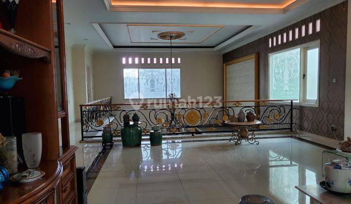 Rumah 2 Lantai Semi Furnished SHM di Pulomas Barat, Jakarta Timur 2