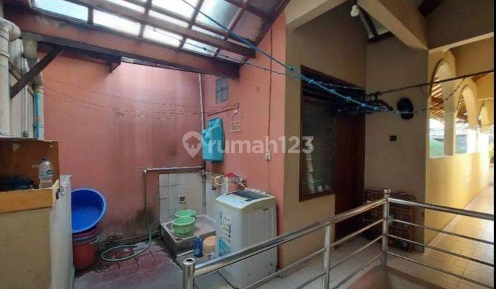 Rumah siap huni dua lantai akses jalan 2 mobil di cempaka putih jakarta pusat  2