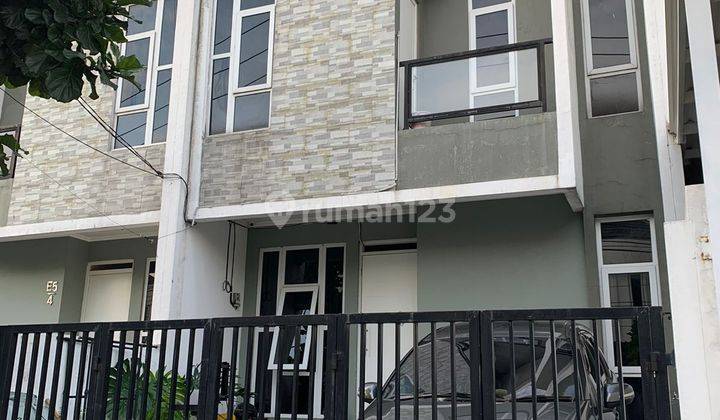 Rumah 2 Lantai Bagus SHM di Vila Bogor Indah, Bogor 1