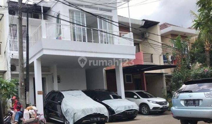 Rumah Dalam Townhouse 2 Lantai Siap Huni di Pondok Bambu, Jaktim 1