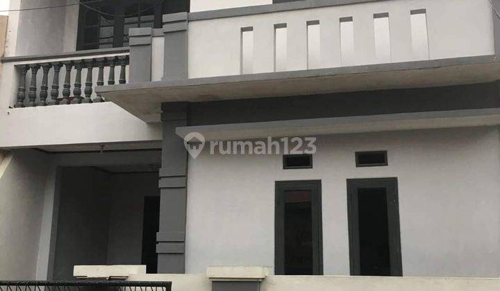 Rumah 2 Lantai Hook Dekat Sport Club di Taman Harapan Baru Bekasi 1