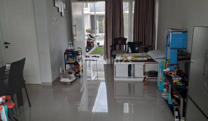 Rumah 2 Lantai Cantik HGB di Metland Menteng, Jakarta Timur 1