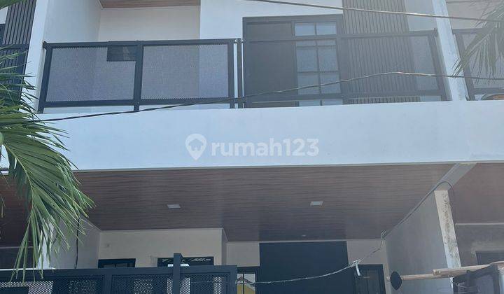 Rumah 2 Lantai rapi siap huni SHM di Cluster Ifolia, Bekasi 1