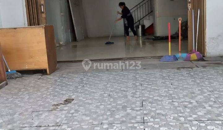 Ruko 2 Lantai Hadap Timur di Harapan Indah, Kota Bekasi SHM 2