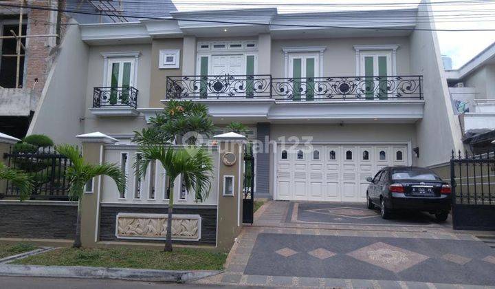 Rumah 2 Lantai Semi Furnished SHM di Pulomas Barat, Jakarta Timur 1