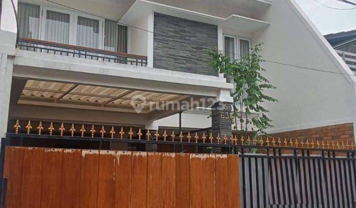 Rumah 2 Lantai Cantik SHM di Pondok Bambu, Jakarta Timur 1