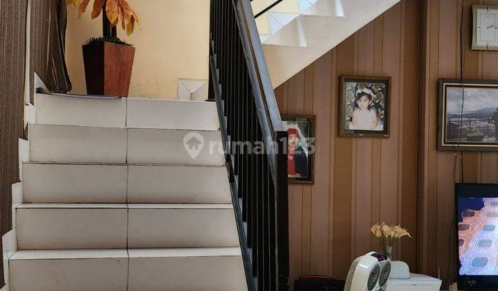 Rumah 2 Lantai Semi Furnished Cantik SHM di Kemang Pratama, Bekasi 2