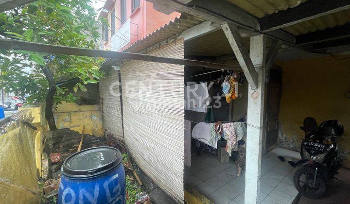 tampak depan dijual rumah satu lantai dekat