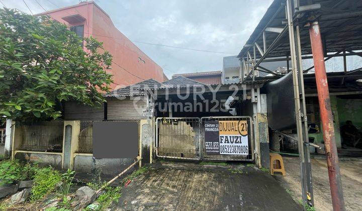 tampak depan dijual rumah satu lantai dekat