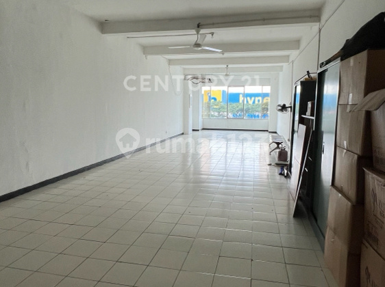 4-Storey Shop House in Karawaci Office Park, Lippo Karawaci, Tangerang 4-Storey Shop House in Karawaci Office Park, Lippo Karawaci, Tangerang