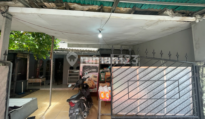 For Sale House on Jalan Borobudur Raya, Perumnas Karawaci, Tangerang 2