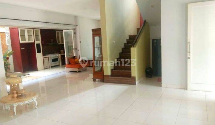 Rumah Hoek Asri,Luas .Bagus Area Premium 2