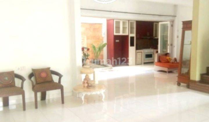 Rumah Hoek Asri,Luas .Bagus Area Premium 1