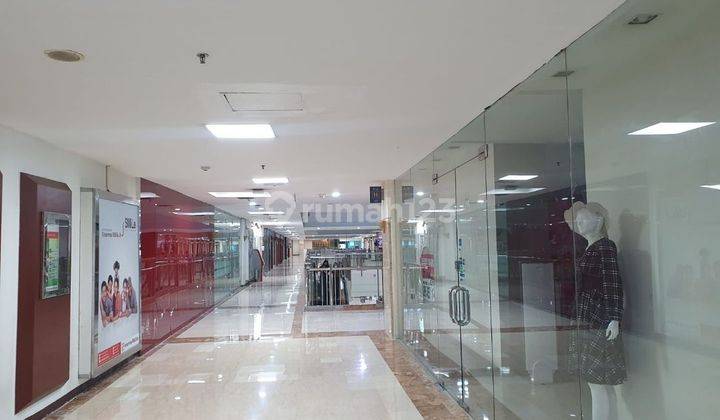 Outlet di dalam Mall ITC Kuningan yang Komersil 2