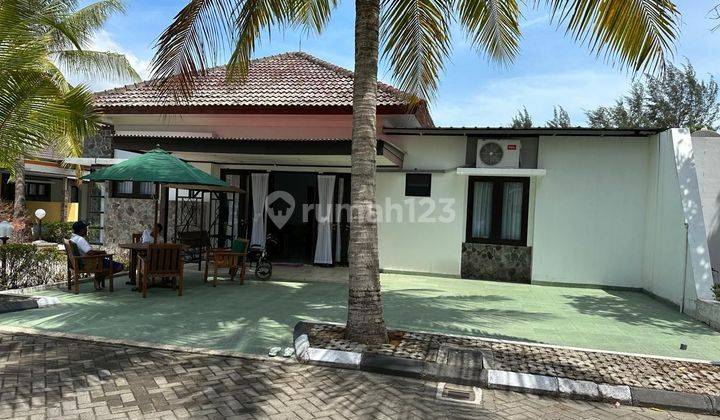 Rumah pinggir pantai berjarak 50m dari pantai, langsung lihat biru laut, dekat resort batavia bangka beach, aman tenang nyaman, berupa villa 2