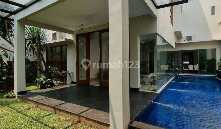 Luxurious House At Kemang 4 Kamar With Garden Pool 1