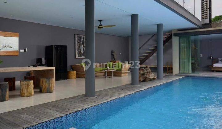 Luxurious Villa 9Bedrooms Walking Distance to Canggu Beach 2