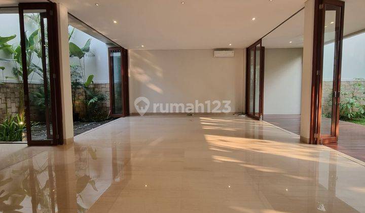 Rumah Tropical dan Nyaman di Cipete 2 Lantai 5Bedrooms Siap Huni 2