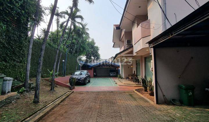 Rumah Dalam Gated 4Bedrooms di Cipete Dengan Pool Bagus 2