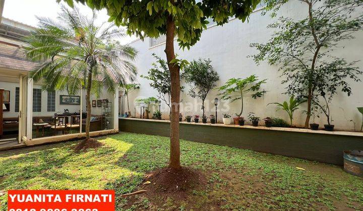 Rumah Asri Terawat Jalanan Besar di Jl. Lamandau Kebayoran Baru 1