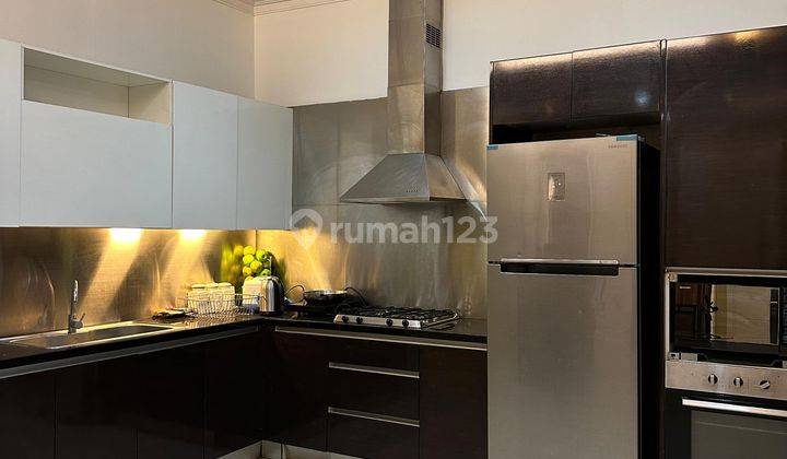 Townhouse Cantik 3 Lantai di Senayan Golf Lingkungan Nyaman Asri 2