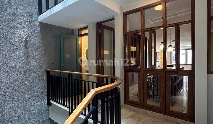 Rumah Mewah Tema Modern Natural di Menteng Cikini 4Bedrooms 2