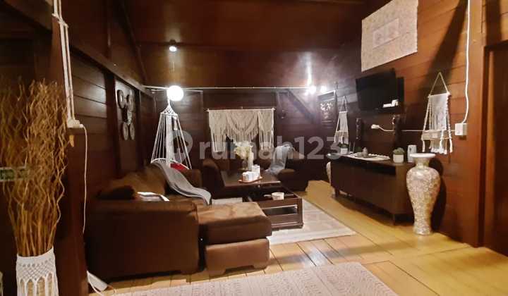 Villa Panggung Dijual di Mekar Wangi Lembang Bandung