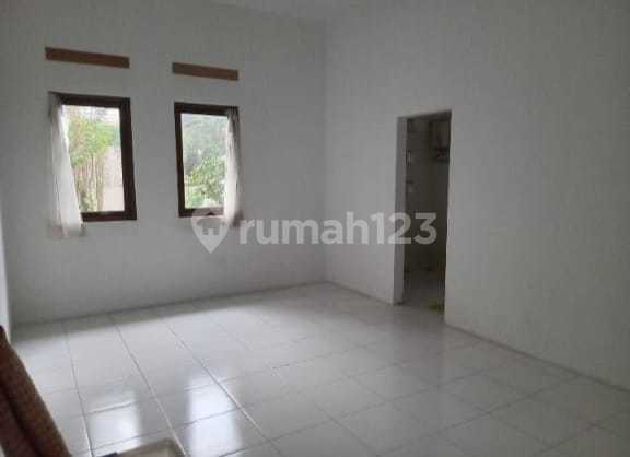 Comfortable Flood-Free House for Sale in Sayap Pajajaran 2