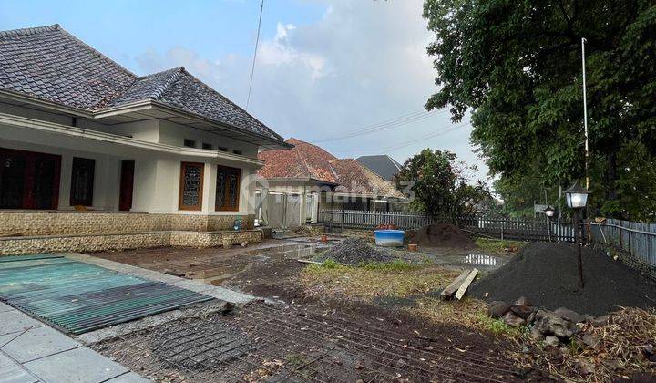 Rumah Heritage Golongan C di Sayap Dago Bandung 1