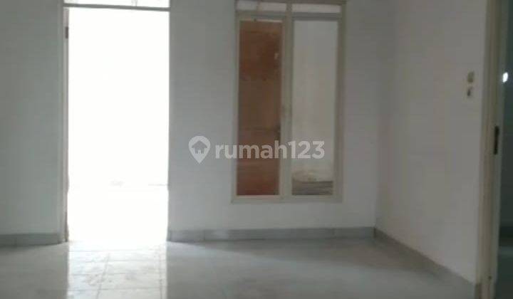 Rumah Minimalis Nyaman di Tki Taman Kopo Indah 3 2