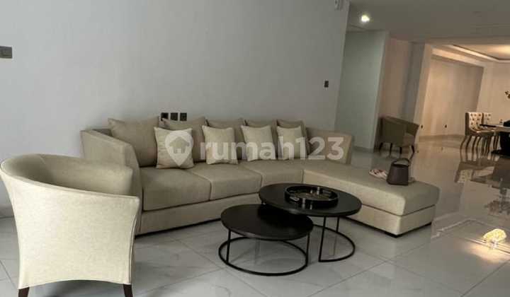 Rumah Nyaman dengan Kolam Renang Dijual di Setiabudhi Regency 1 Rumah Nyaman dengan Kolam Renang Dijual di Setiabudhi Regency 1