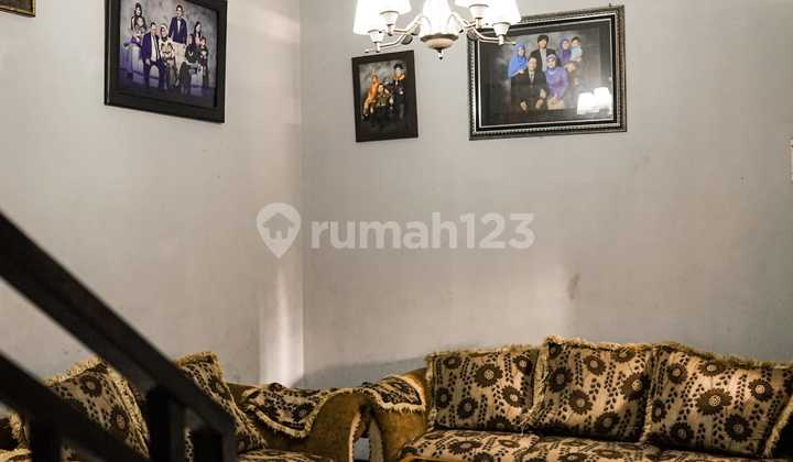 Jual Rumah Nyaman dengan Kolam Ikan di Arcamanik Bandung