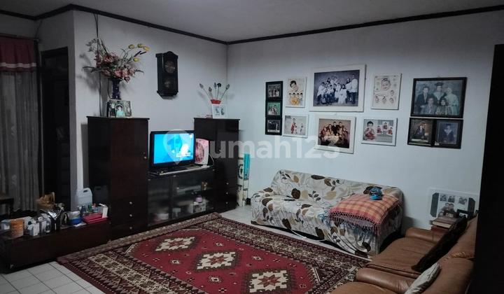 Comfortable House for Sale in Pasteur Wing, Bandung