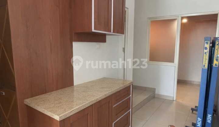 3-Storey Shop House for Sale at Boulevard Podomoro Park Bandung 2