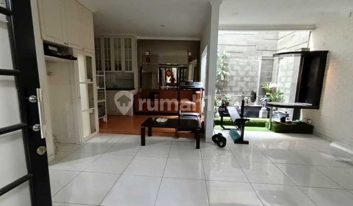 Comfortable House for Sale in Sayap Soekarno Hatta Near Batununggal 2