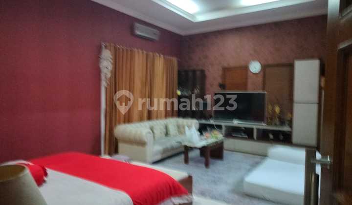 Rumah Nyaman dengan Kolam Renang Dijual di Pondok Hijau Bandung 2