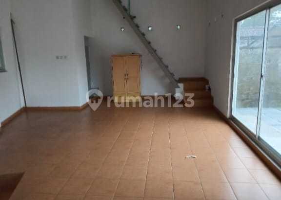 Rumah Nyaman Bebas Banjir Dijual di Sayap Pajajaran