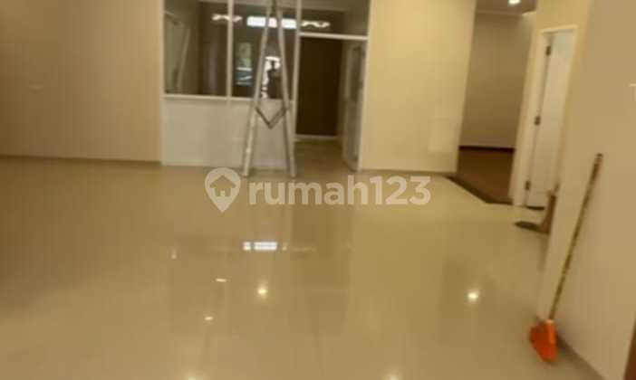 Jual Rumah Nyaman di Singgasana Pradana Bandung Jual Rumah Nyaman di Singgasana Pradana Bandung